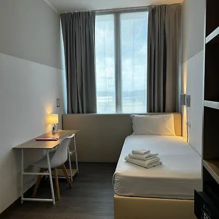 Fasthotel Linate סגראטה